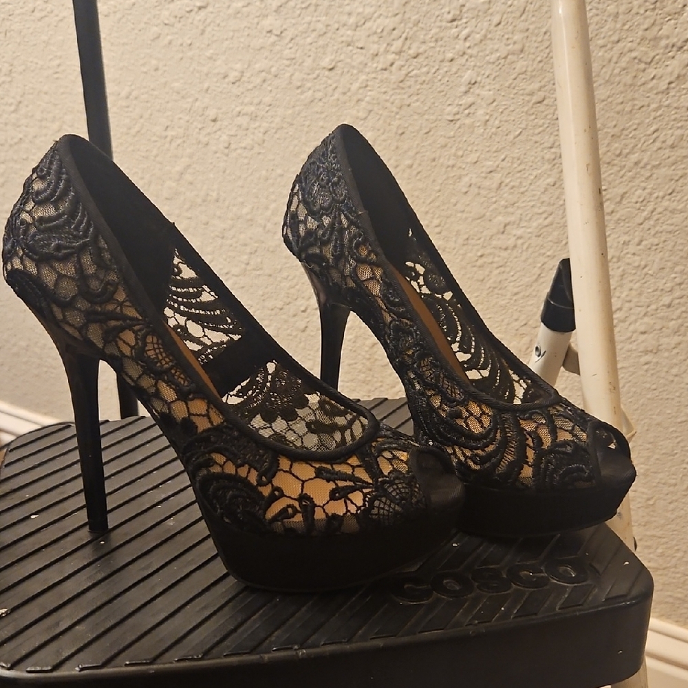 Mix No. 6 Black Lace Peep Toe Heels